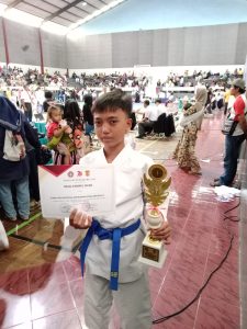 Prestasi Kilau Gemilang Siswa MTsN 1 Lumajang dalam Kejuaraan Karate Piala Ketua PGRI Kabupaten Lumajang 2023