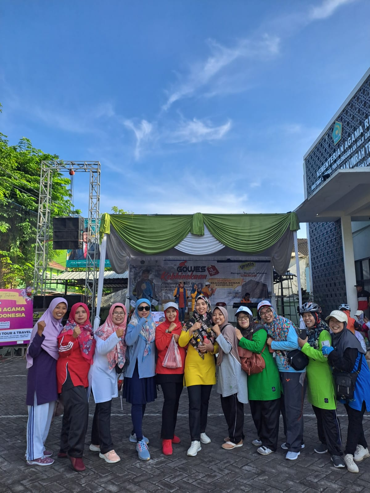 Berita: Keluarga Besar MTSN 1 Lumajang Ikut Ramaikan Kegiatan Gowes Hari Amal Bakti Kemenag ke 78